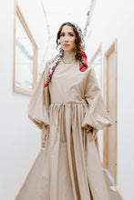 Load image into Gallery viewer, Beige Balloon Sleeve Poplin Cotton Dress
